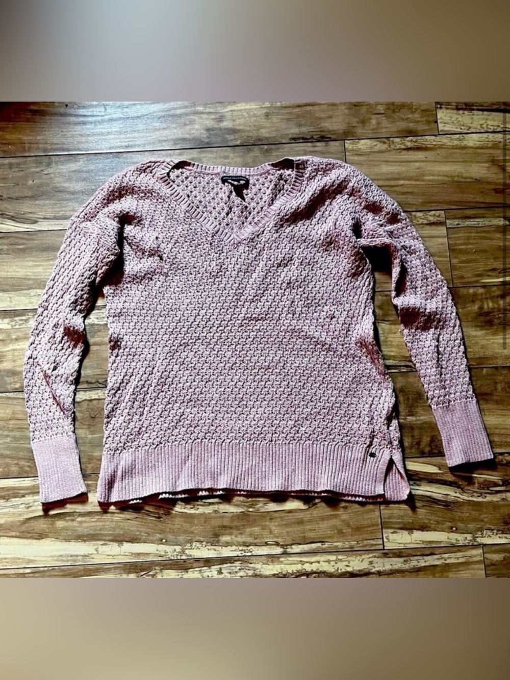 American Eagle Outfitters Pink V-Neck Textured Cable Knit Sweater Size Small